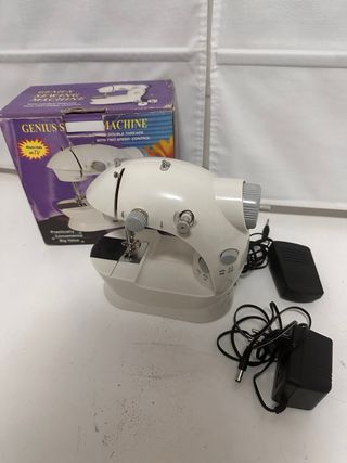Máquina de coser mini