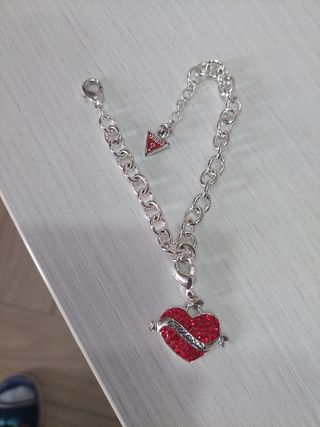Bracciale con ciondolo Guess