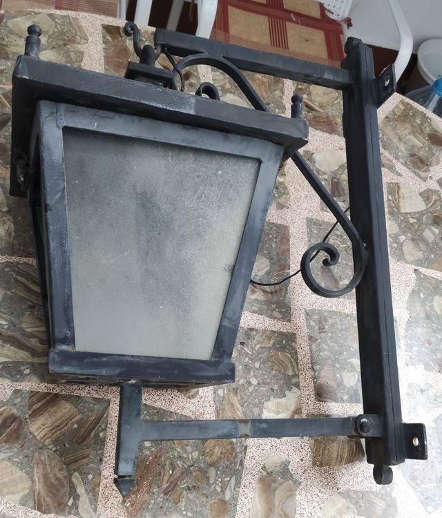 Venta de 2 Faroles de pared.