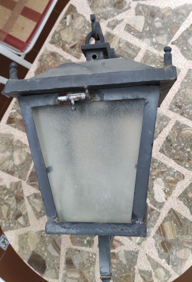 Venta de 2 Faroles de pared.