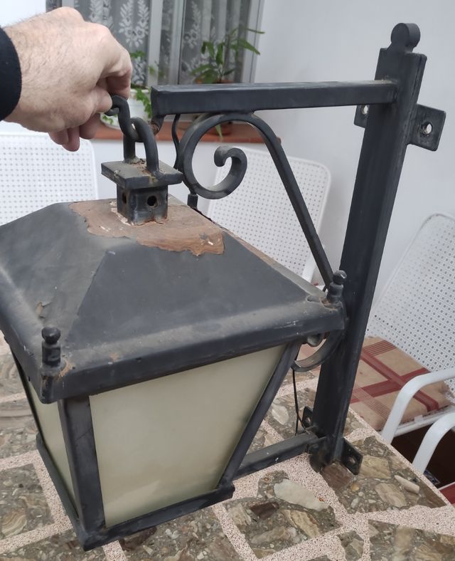 Venta de 2 Faroles de pared.