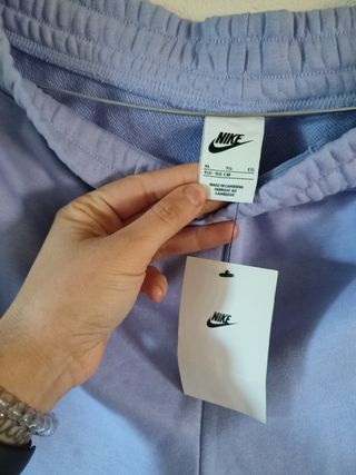 Pantalón Nike color lila talla S