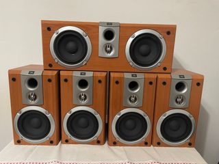 Conjunto Onkyo + altavoces JBL 5.1 y subwoofer