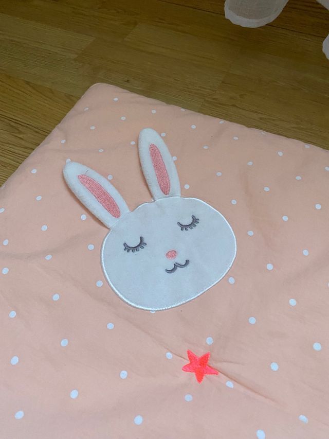 Manta de estimulacion Bebé Rosa