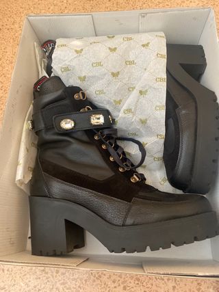 Botines negros piel 