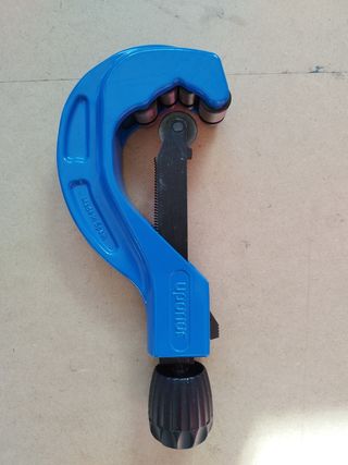 Cortatubos UPONOR 6-67mm