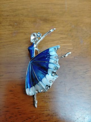 Broche bailarina azul.