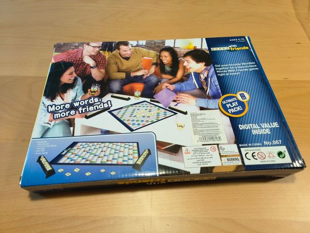 Juego de mesa with words Friends.