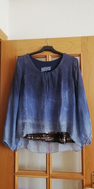 Blusón de seda azul