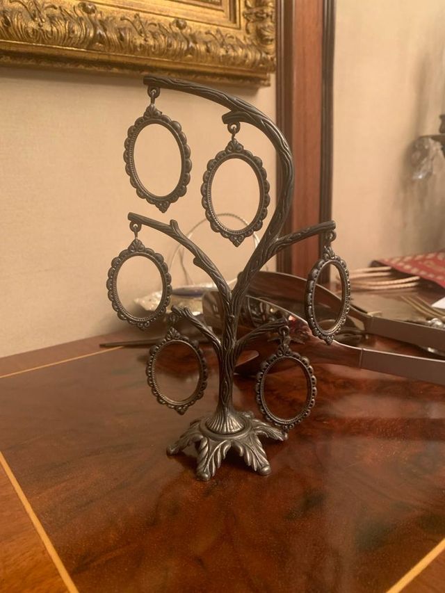 Portafotos con forma de arbol