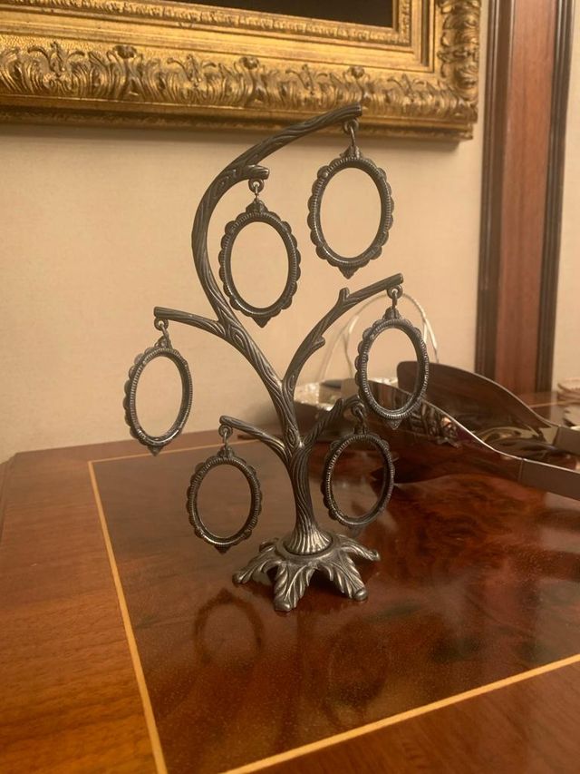 Portafotos con forma de arbol