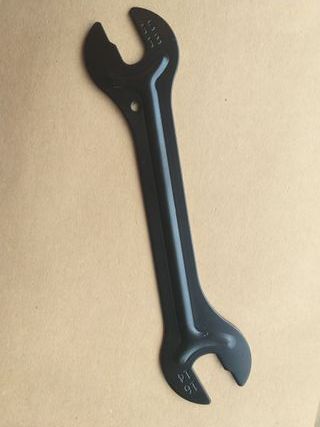 Herramienta llave fija buje pedales