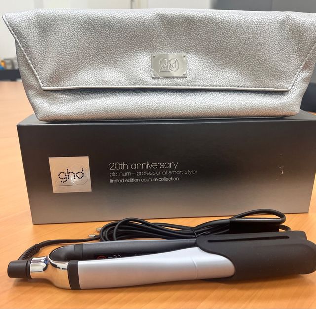 Plancha Ghd Platinium + y Neceser plata