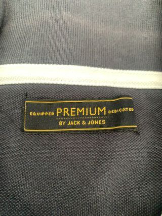 Polo de Jack & Jones, en colores blanco y azul