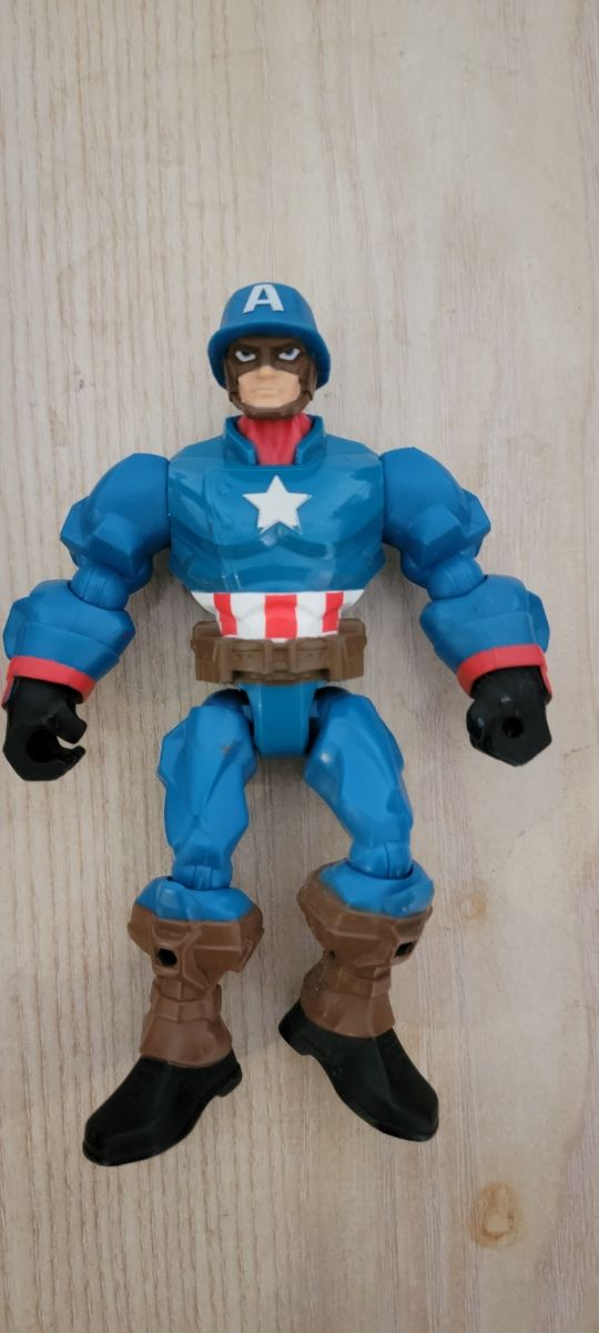 Captain America & Falcon Avengers figura