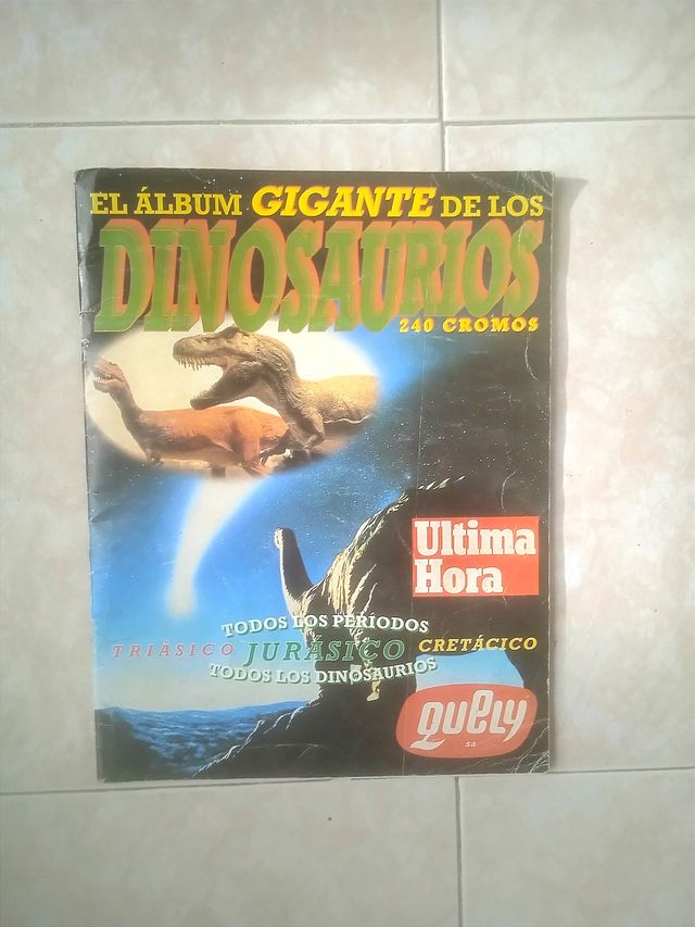 Album completo + Figuras Dinosaurios Quely