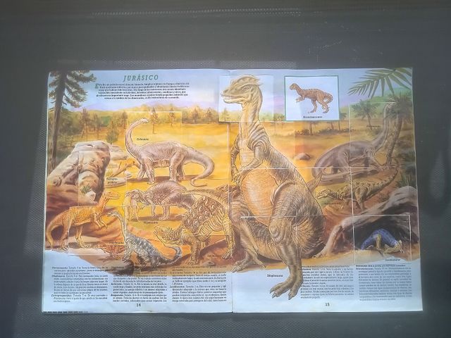 Album completo + Figuras Dinosaurios Quely