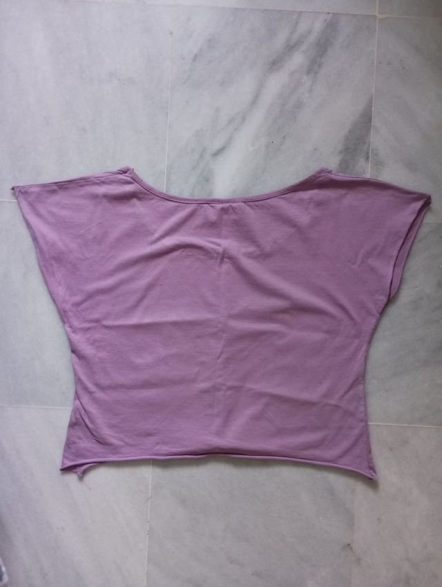 Camiseta lila