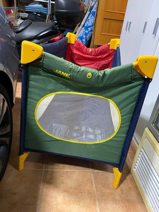 Cuna de viaje de la marca Jané