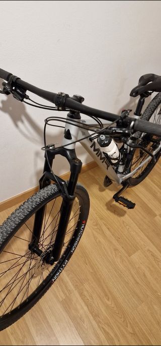 Bicicleta de montaña 29 pulgadas.