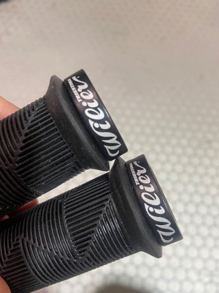 Puños btt WILIER con bloqueo nuevos