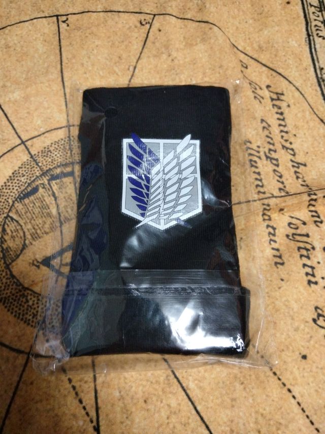 Guantes attack on titan sin dedos