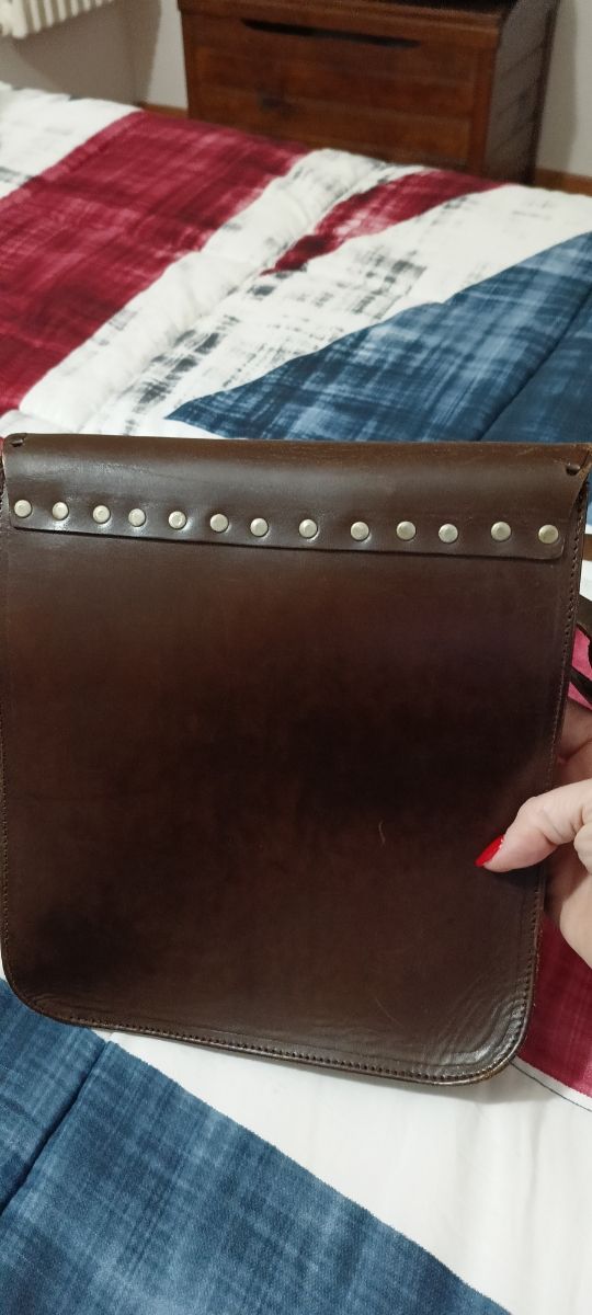 Borsa in cuoio misure,25x23cm