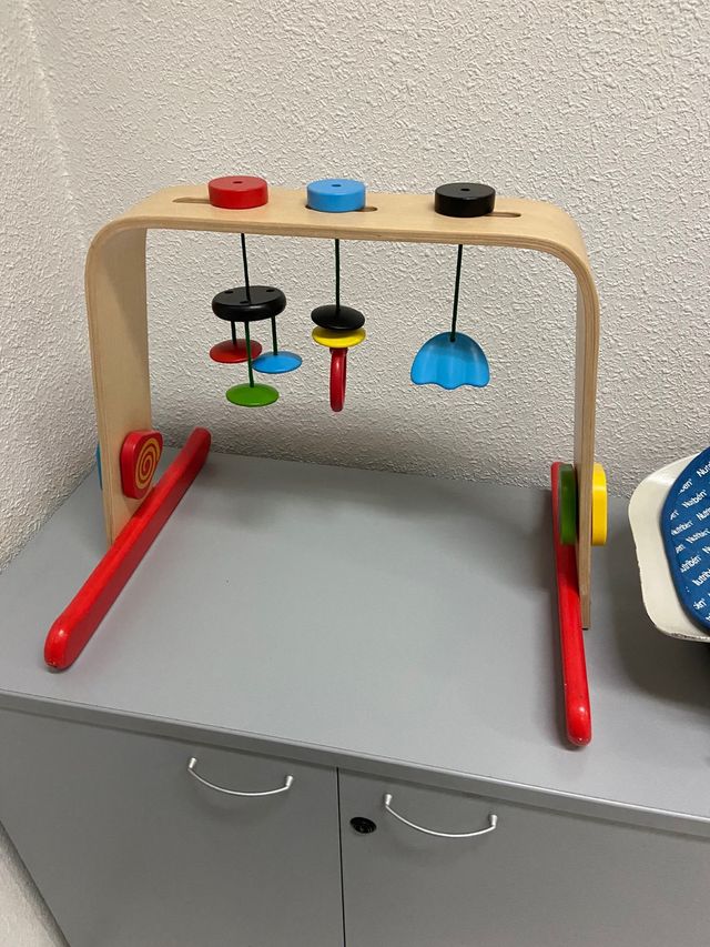 Gimnasio para bebés Ikea madera abedul