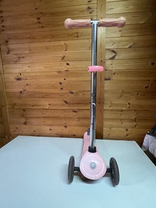 Monopattino tre ruote con luci rosa 