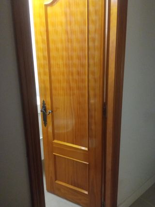Puerta madera