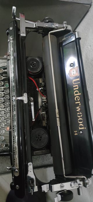 Antigua máquina de escribir Underwood