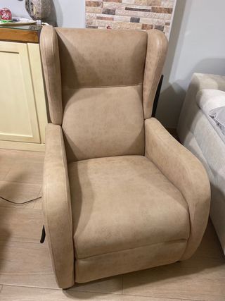 Sillón eléctrico varias posiciones color beig.