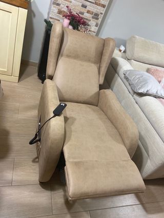 Sillón eléctrico varias posiciones color beig.