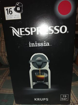 Cafetera Nespresso inissia