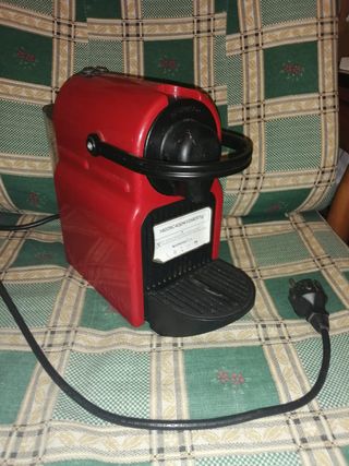 Cafetera Nespresso inissia