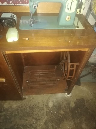 maquina de coser antigua