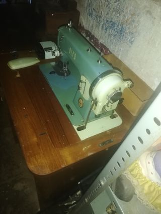 maquina de coser antigua