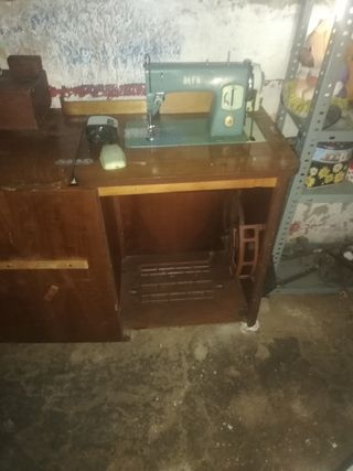 maquina de coser antigua