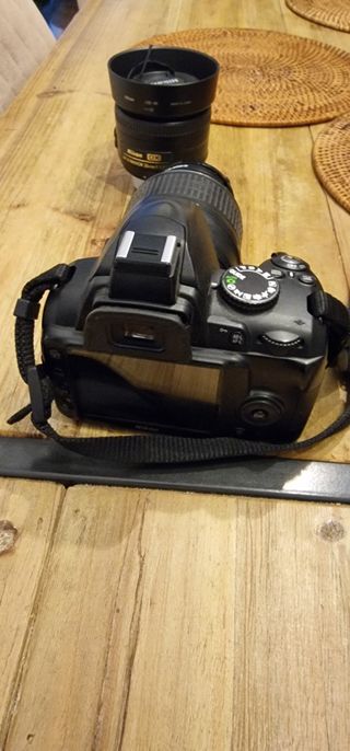 Camara fotos nikon D3000 + 2 lentes
