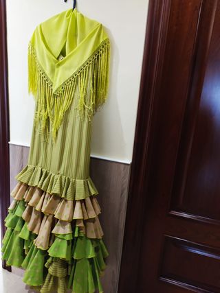 TRAJE DE FLAMENCA CHICA TALLA 38/40