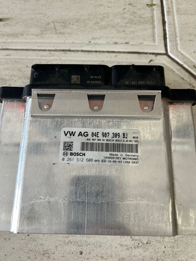 Centralita Motor VW Audi Seat 04E 907 309 BJ