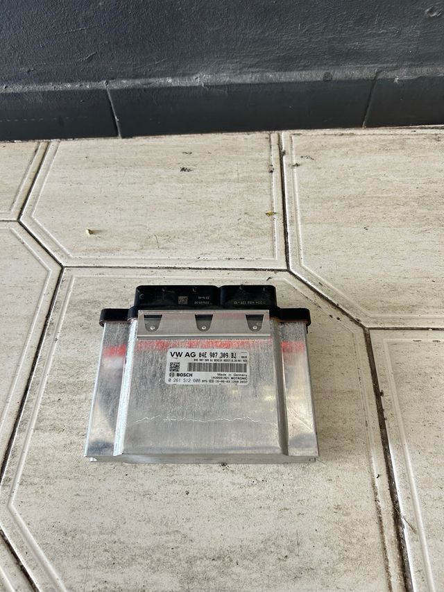 Centralita Motor VW Audi Seat 04E 907 309 BJ