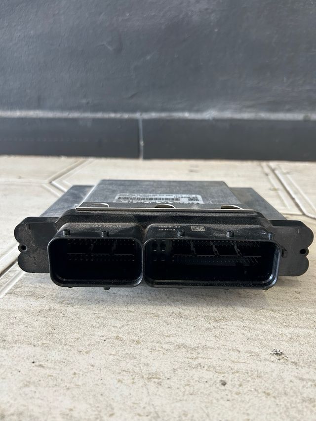 Centralita Motor VW Audi Seat 04E 907 309 BJ