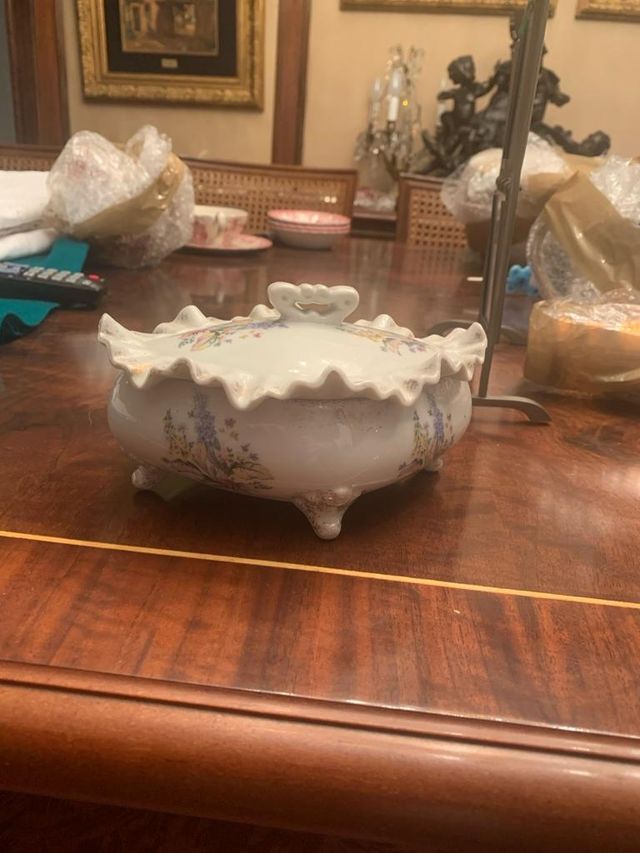 Bombonera/joyero de porcelana japonesa