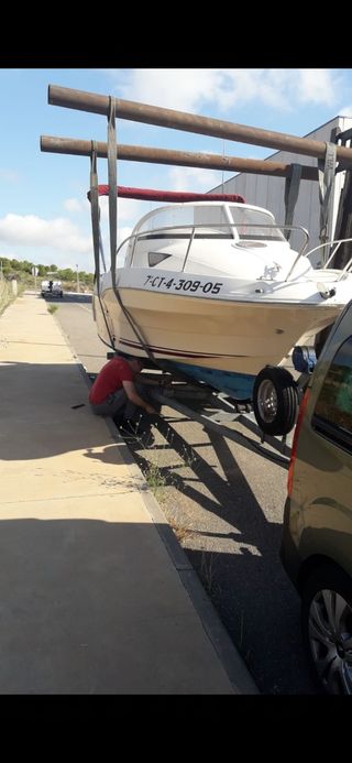 Lancha Quicksilver 5.40 + Motor Suzuki