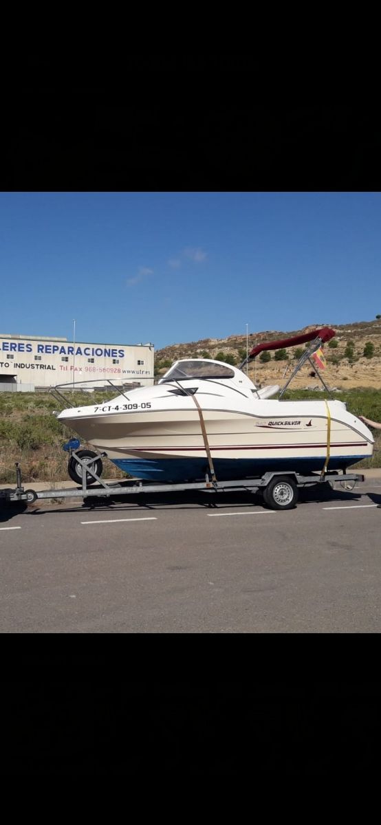 Lancha Quicksilver 5.40 + Motor Suzuki