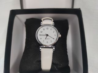 Reloj MUJER correa cuero blanco + REGALO