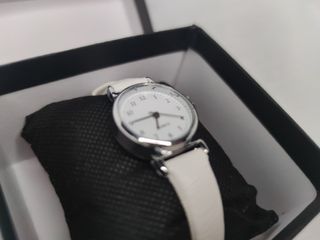 Reloj MUJER correa cuero blanco + REGALO
