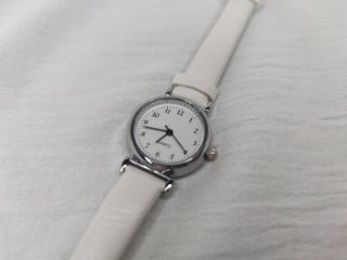 Reloj MUJER correa cuero blanco + REGALO