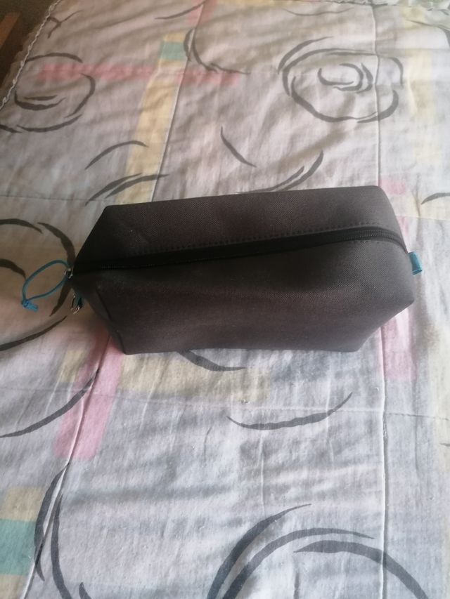 Neceser de hombre marca  Nivea